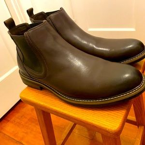 Kenneth Cole leather Chelsea boots